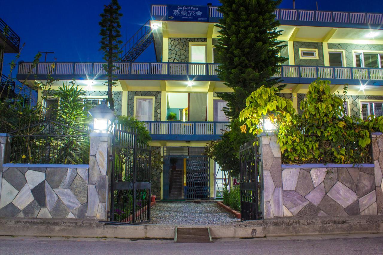 Giri Guest House Pokhara Luaran gambar